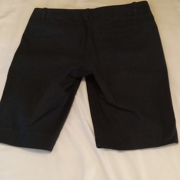 Ann Taylor Devi Fit Size 00 Black Bermuda Shorts. Atleisure, Beachy Summer - Picture 7 of 8